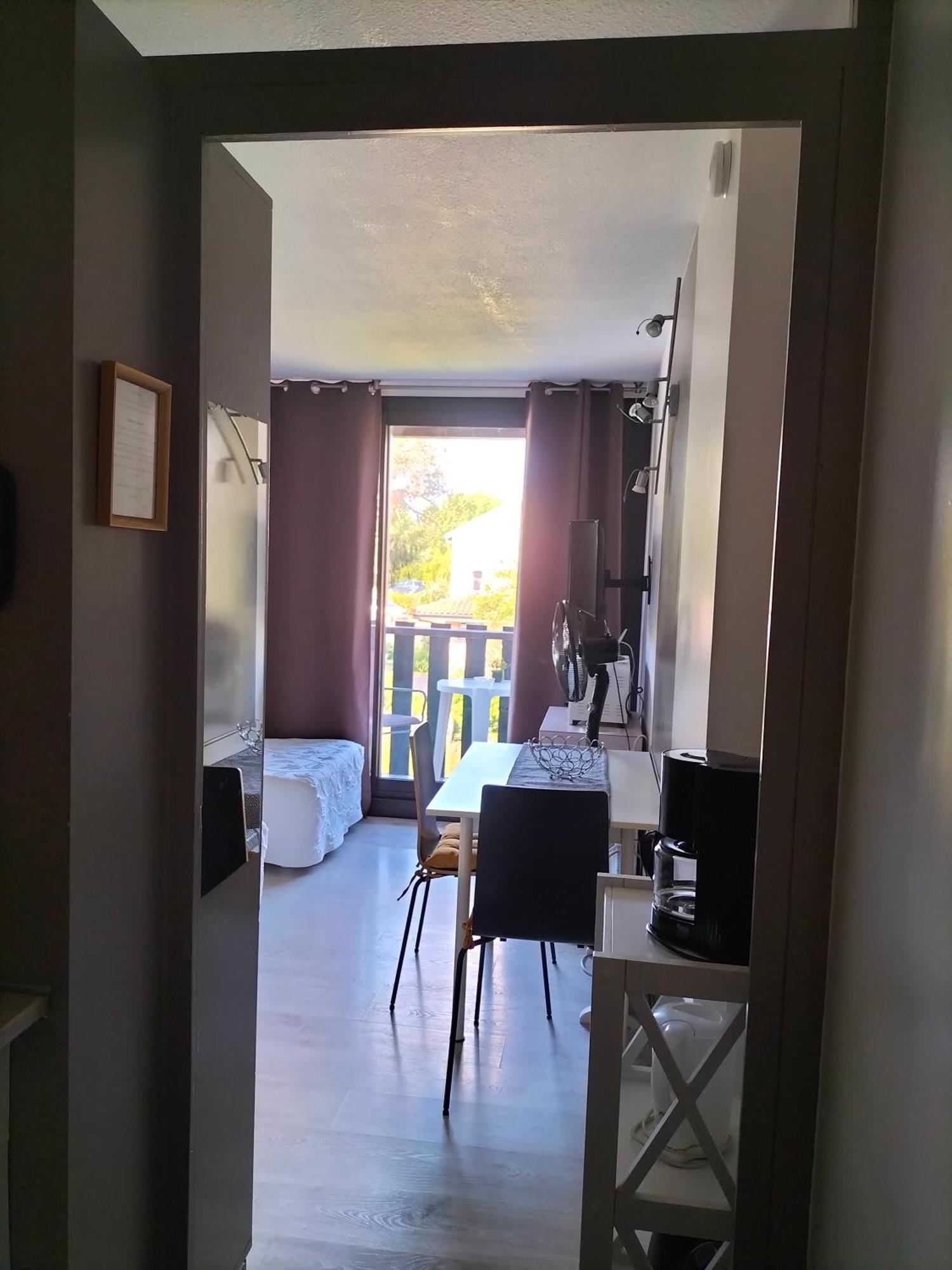 Apartment Meuble Et Equipe, En Zone Naturelle, A Deux Pas De L'hyper Centre *
